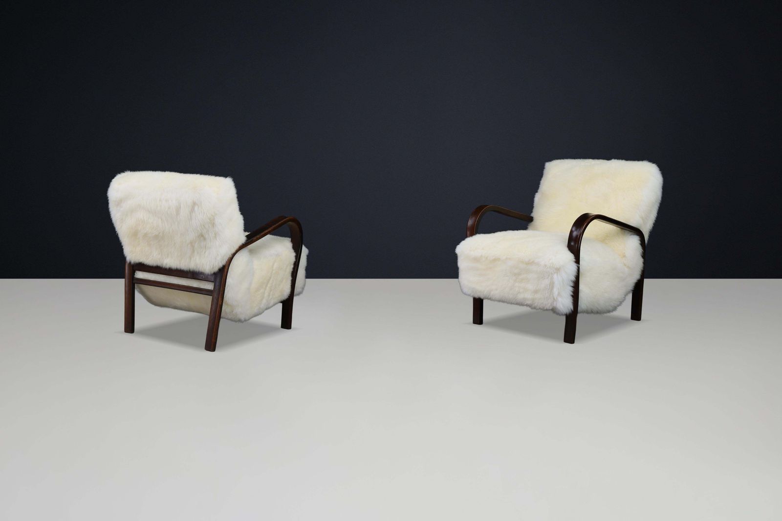 1940s Kozelka & Kropacek Armchairs In Ivory Texel Sheepskin Dark Patinated Frame photo vintage