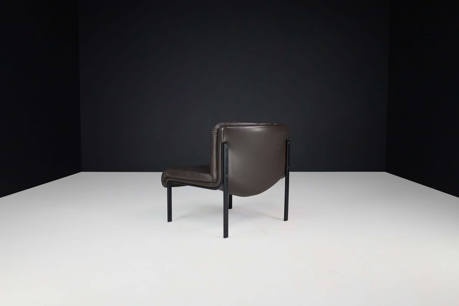 photo for sale Hans Eichenberger For Girsberger ‘Eurochairs’ In Leather, Switserland, 1970s