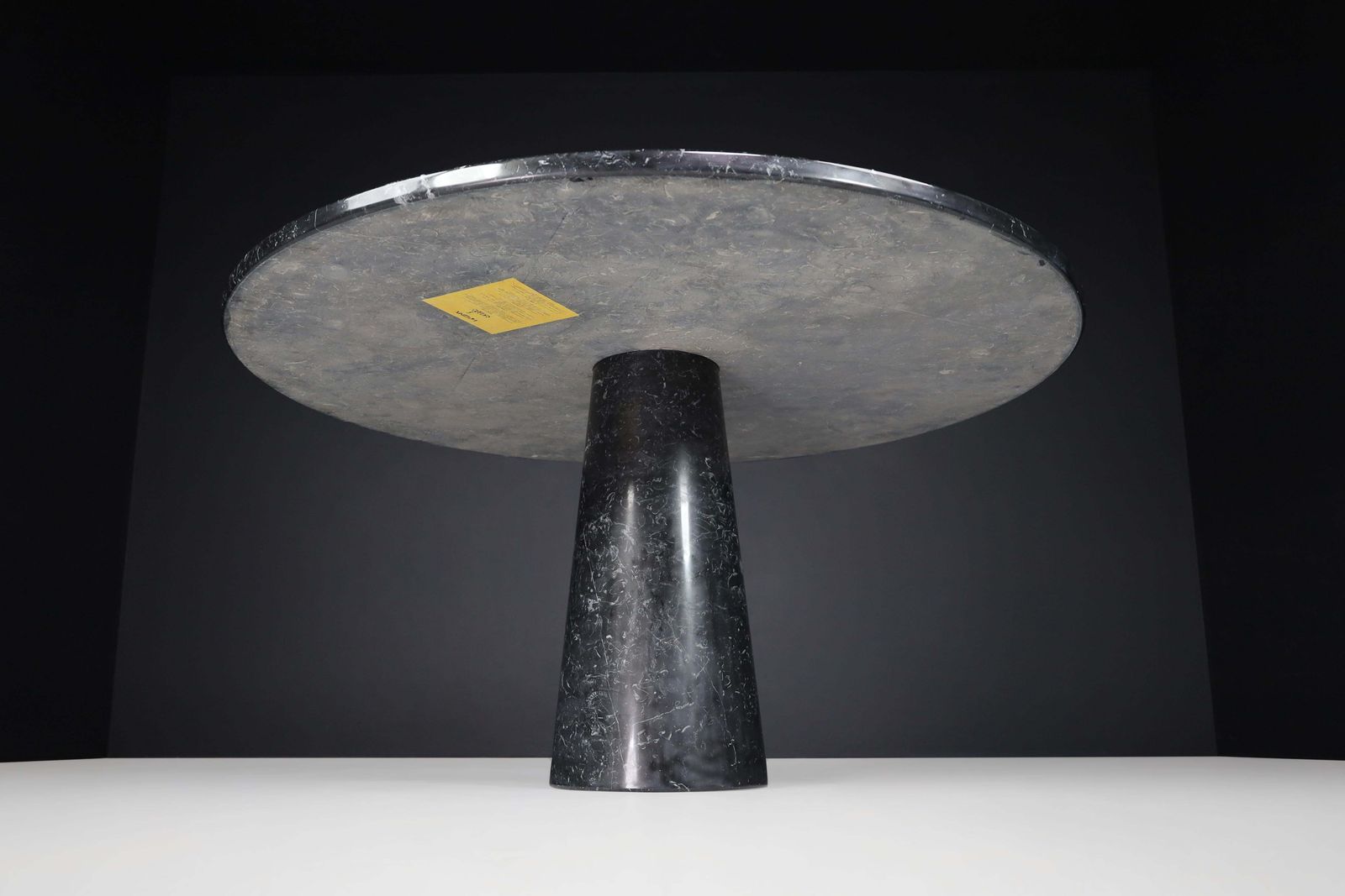 Angelo Mangiarotti For Skipper 'Eros' Round Dining Table In Marquina Marble photo 19206.0