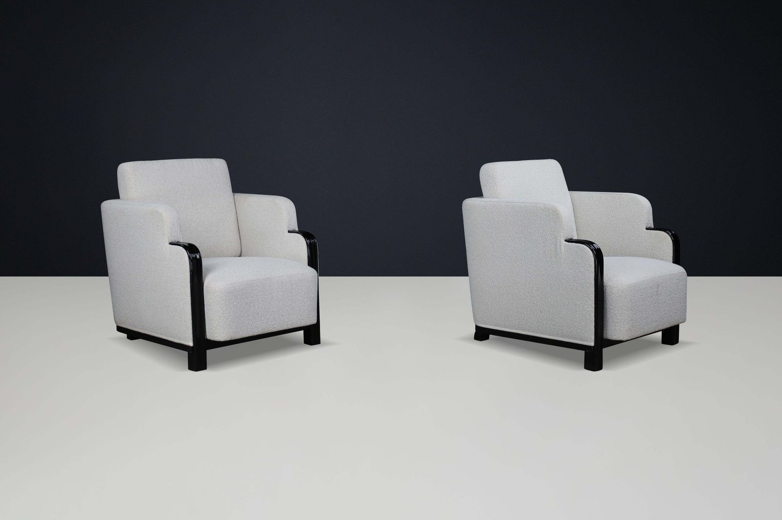 photo vinterior Pair Of Art Deco Armchairs In Bouclé And Black Lacquered Wood, Prague, 1930s