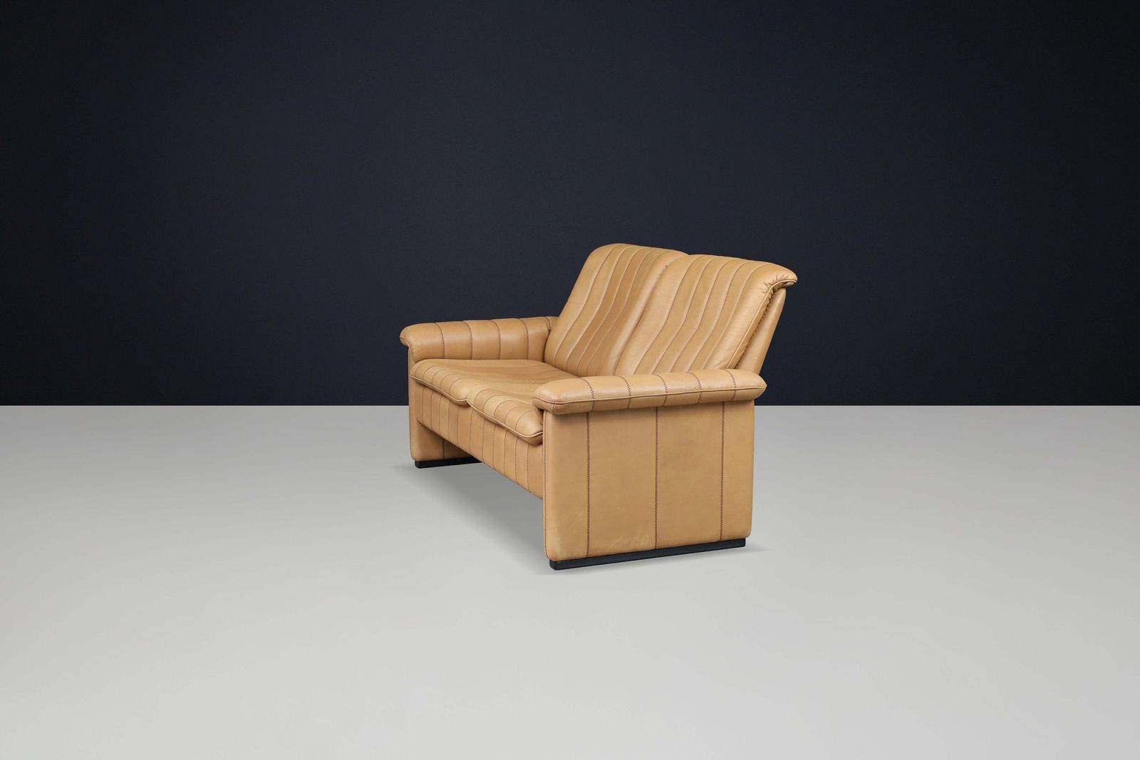 photo vinterior Set Of Three De Sede Ds 83 Sofas In Tan Leather, Switzerland, 1970s