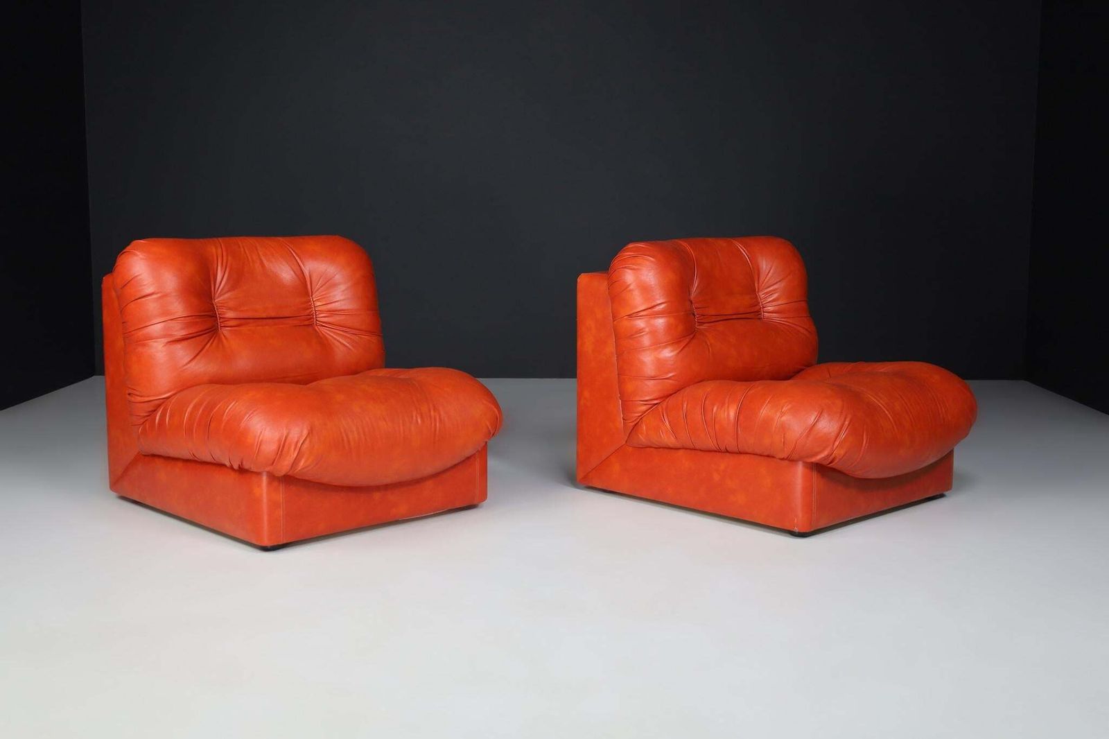Set Of Four Red Leather Mid Century Lounge Chairs, Sofa , Italy 1970 photo vinterior