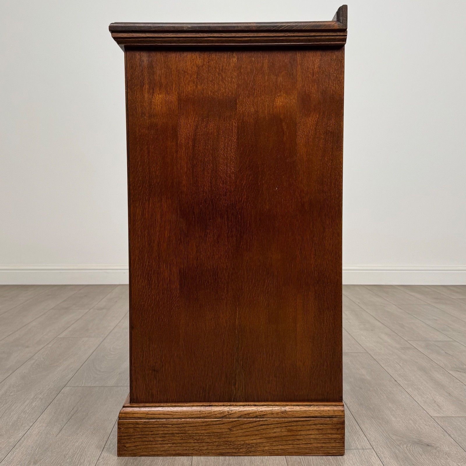 Antique 20th Century Fine Quality Chest Of Drawers In Oak photo for sale