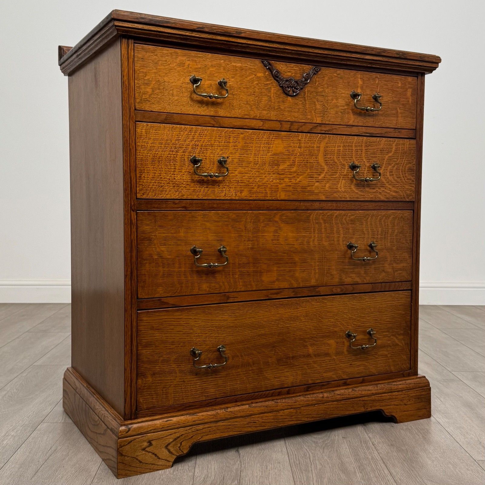Antique 20th Century Fine Quality Chest Of Drawers In Oak photo vintage