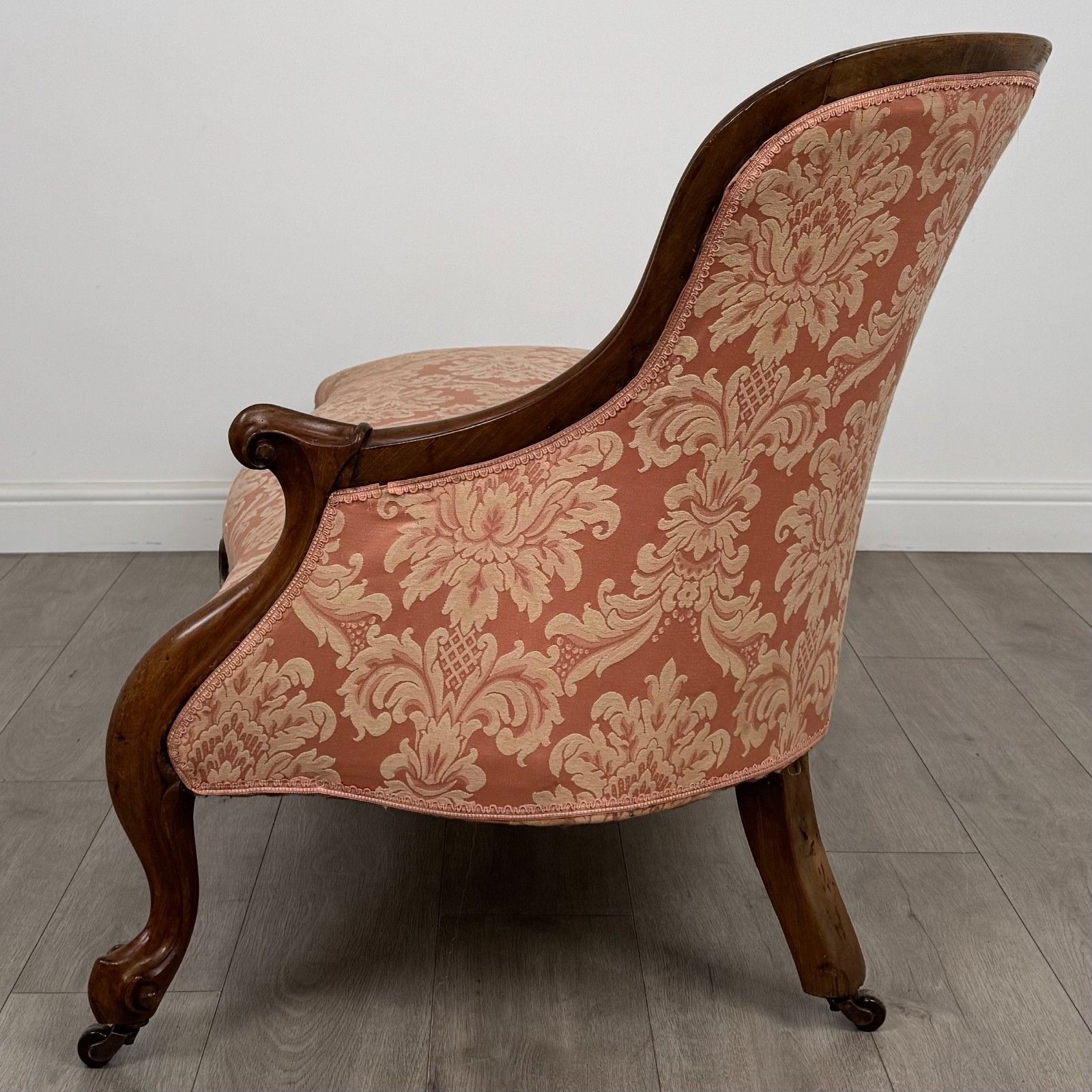 Antique 19th Century Fine Quality Chaise Lounge In Mahogany photo for sale