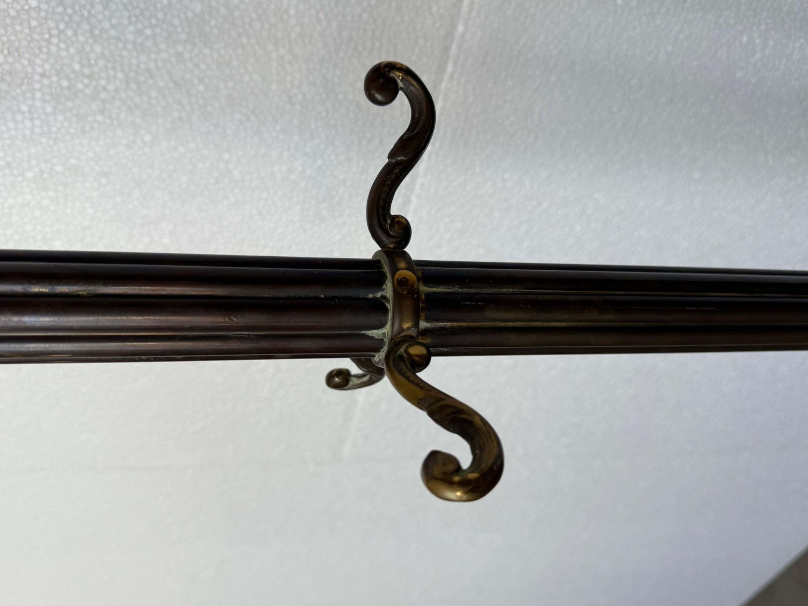Art Nouveau Belle Epoque Bronze And Burnished Brass Hanger, Bronze Griffon Feet photo vinterior
