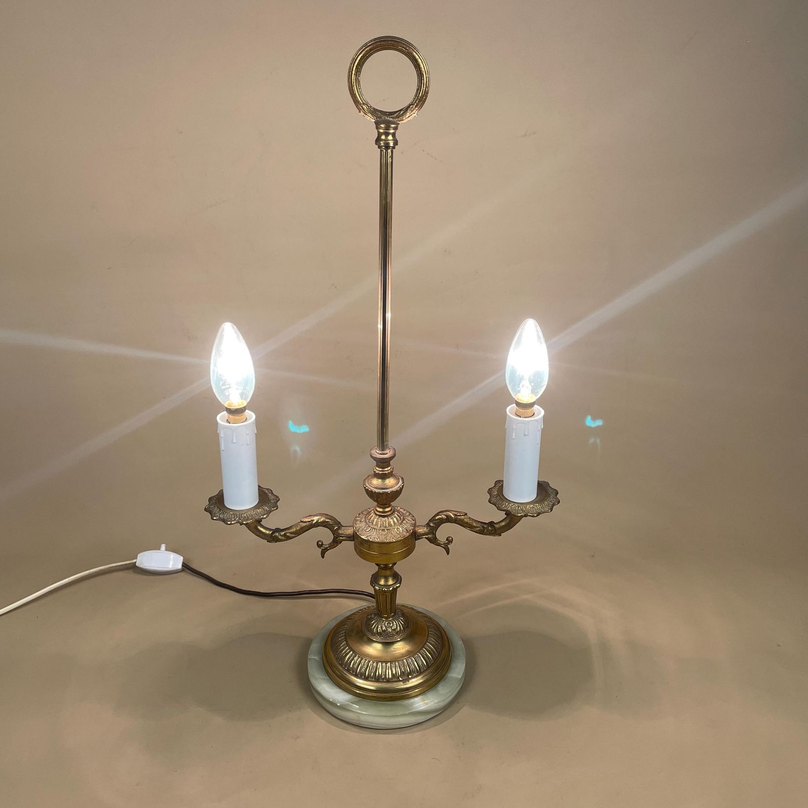 Antique Vintage Marble Stone Lamp Green Light Table Bedside Desk Lamp Natural Patterns Ornate Round Base Onyx Brass Metal Gold 2 Arms photo vinterior