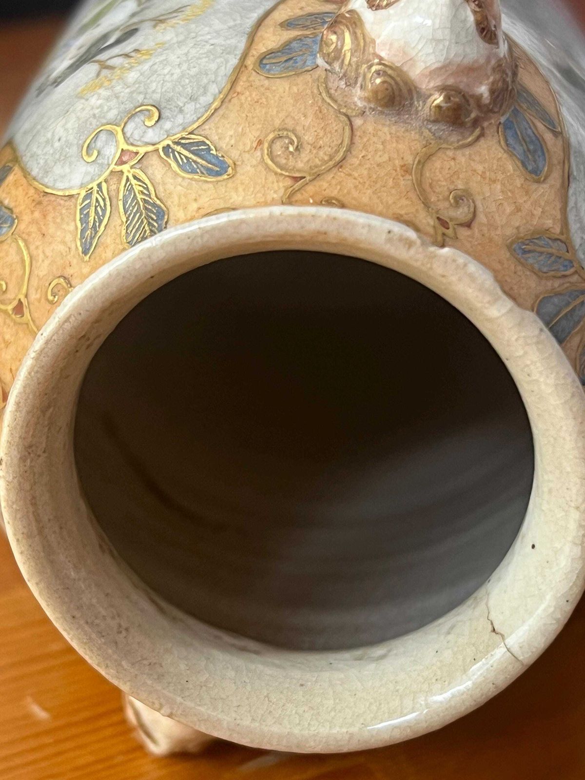 photo vinterior A Beautifully Decorated Meiji Period Satsuma Vase C1850