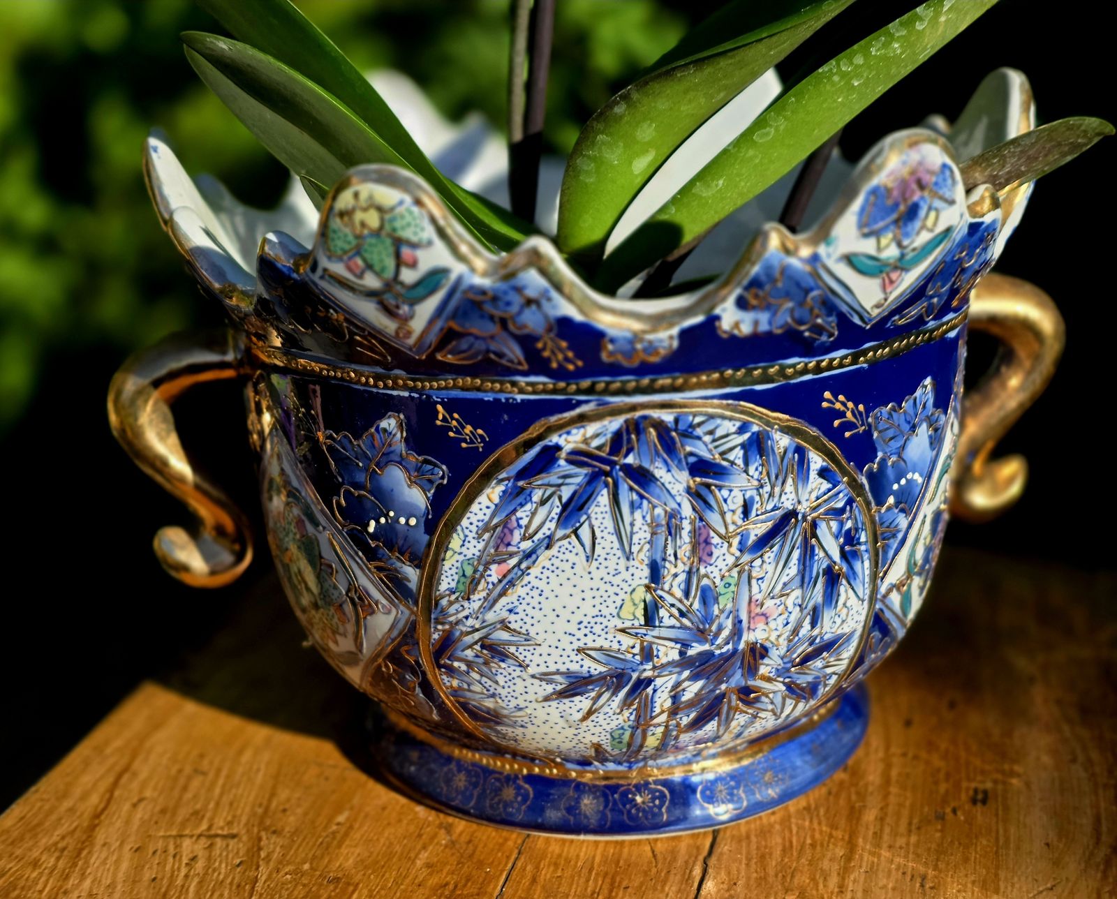 Heavy Vintage Chinese Jardinière Plant Pot With Gold Trim
