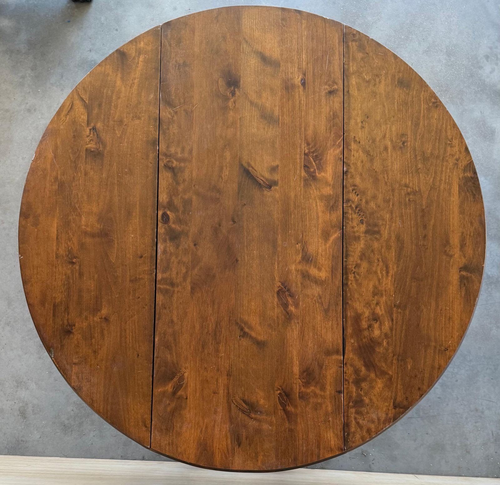 Table pliante espagnole du XXe siècle en noyer, plateau rond et pieds en lyre photo buy