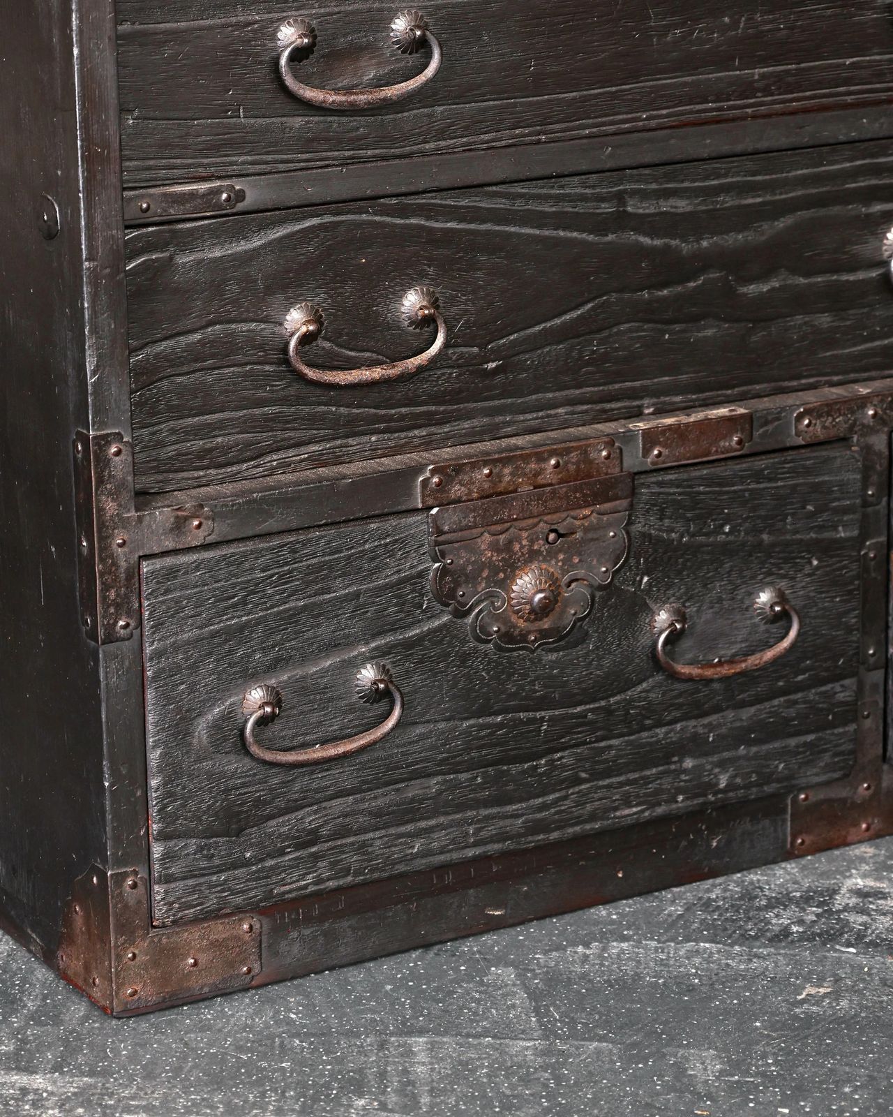 Charred Edo Period Tansu/Chest Of Drawers photo vinterior