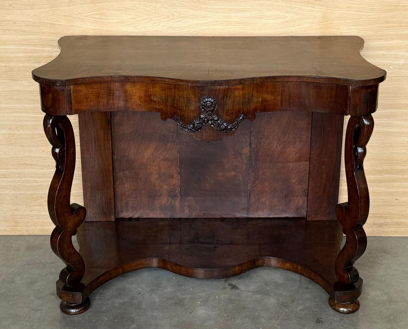 Console en noyer avec tiroir, début de la période Biedermeier, Autriche, vers 1830 photo Mobilier