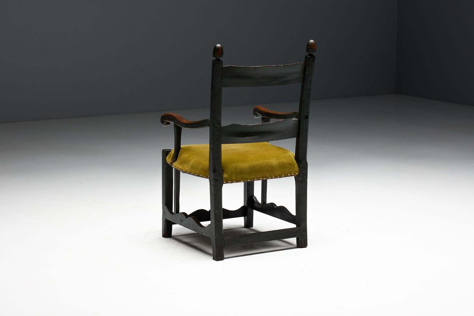 photo vinterior Rustic Folk Art Armchair, France, 19th Century