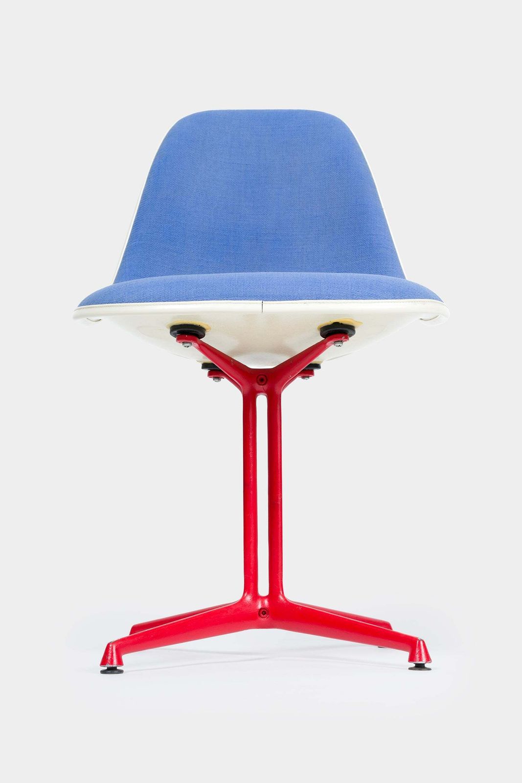 photo buy Charles & Ray Eames, Herman Miller, Blue La Fonda Chair, New York, 60s