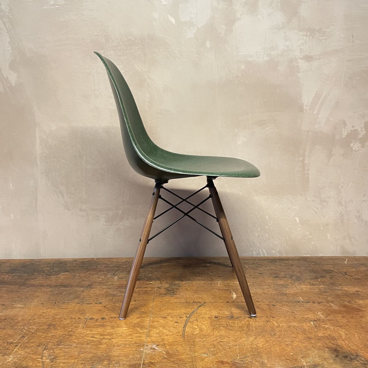 Eames Herman Miller Dsw Side Chair In Kelly Green photo buy