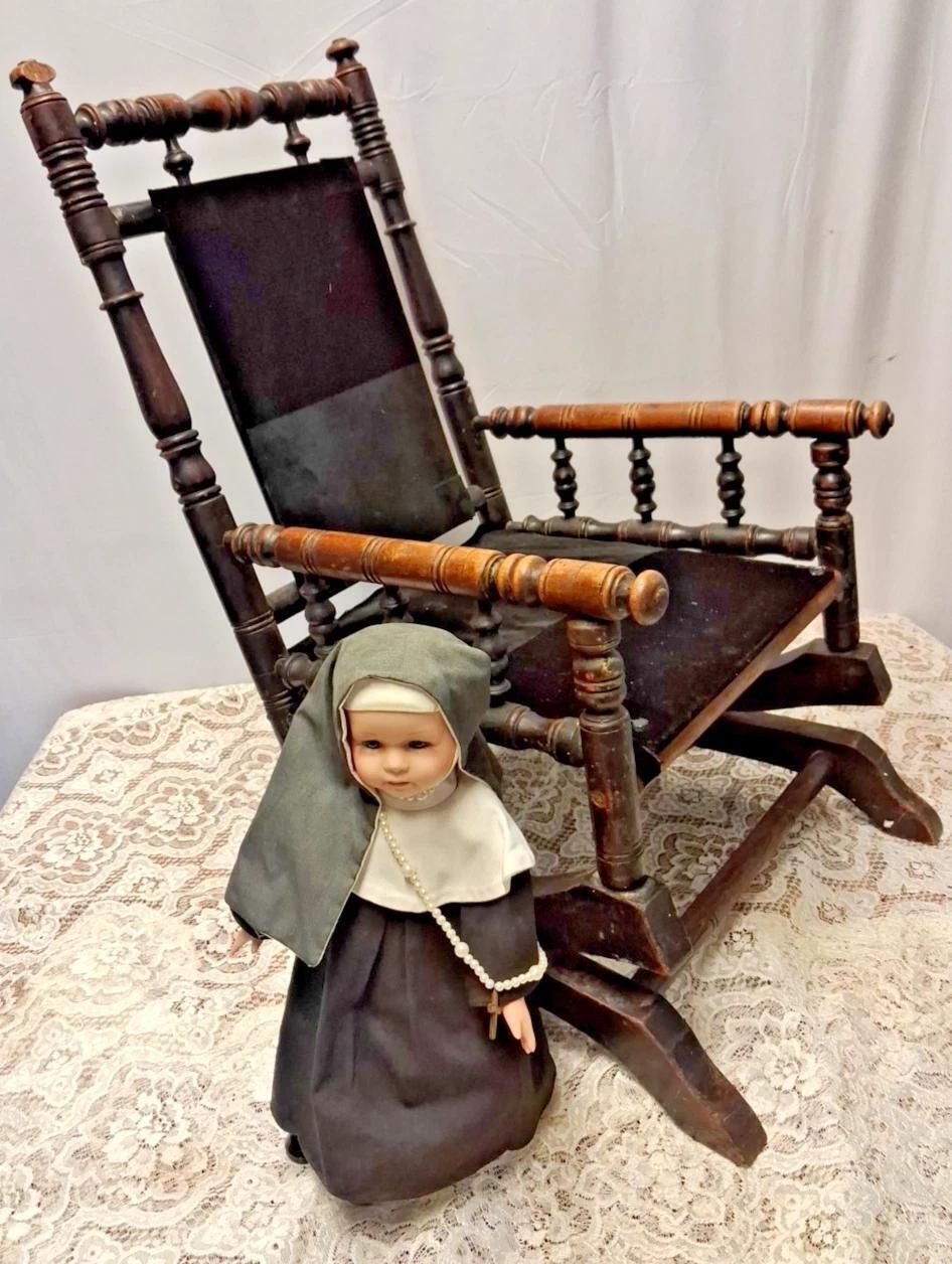 photo furniture Antique Rustic Childs American Gothic Style Rocking Chair