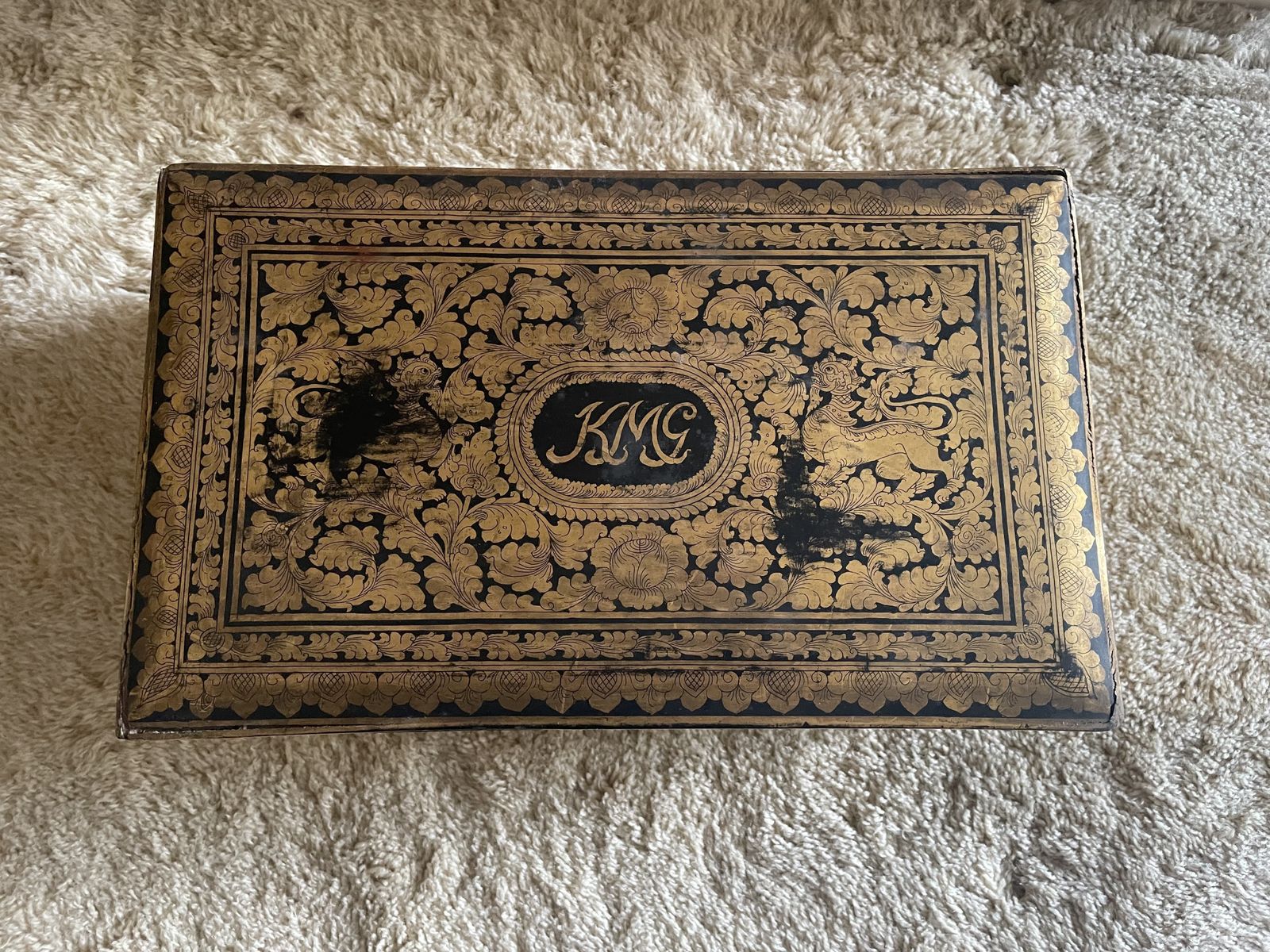 Burmese Gilt Lacquer Box With Four Cups And Key, 20th Century photo buy