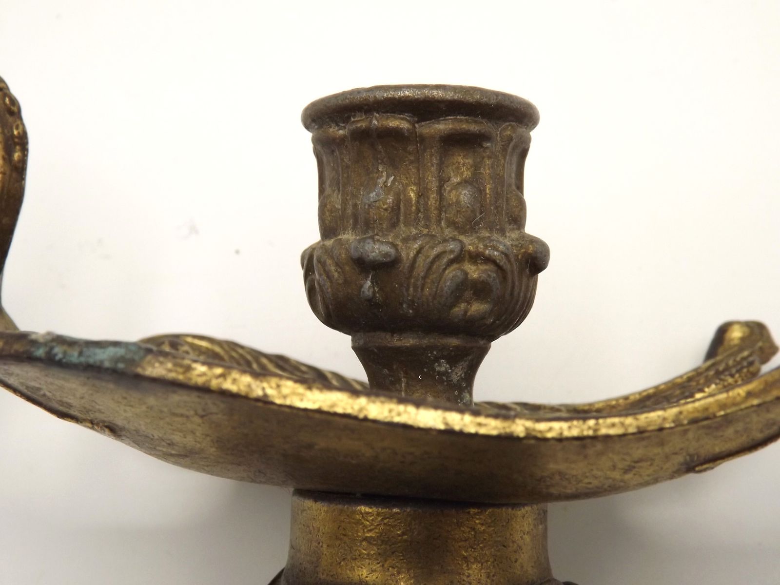 Décoration Paire rare de bougeoirs-chambriers en bronze repoussé, motif oiseau de feu/phénix photo