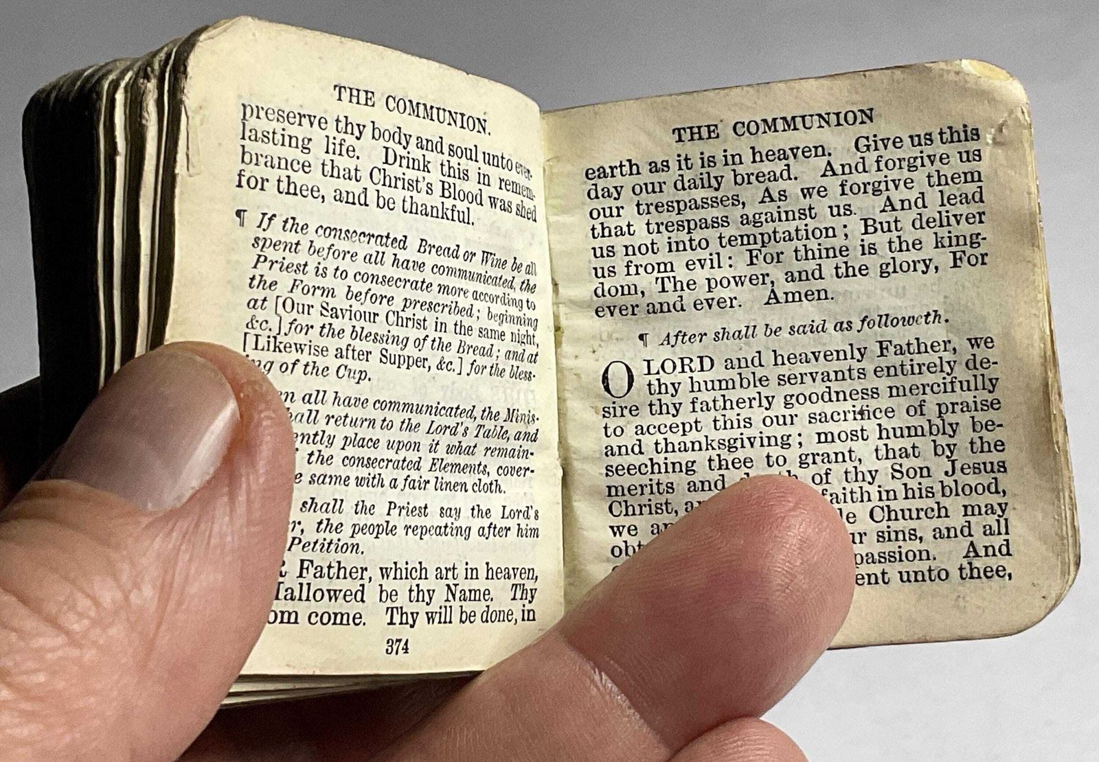 photo vintage Two Antiquarian Christian Books, 1738 And 19th Century.