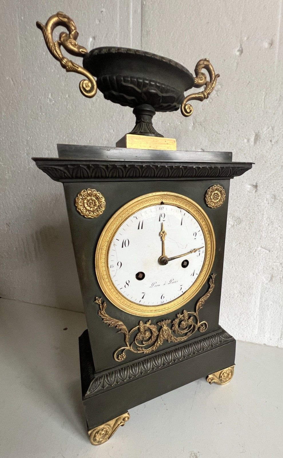 photo vintage 19th Century Empire Style Green Patina Bronze Clock