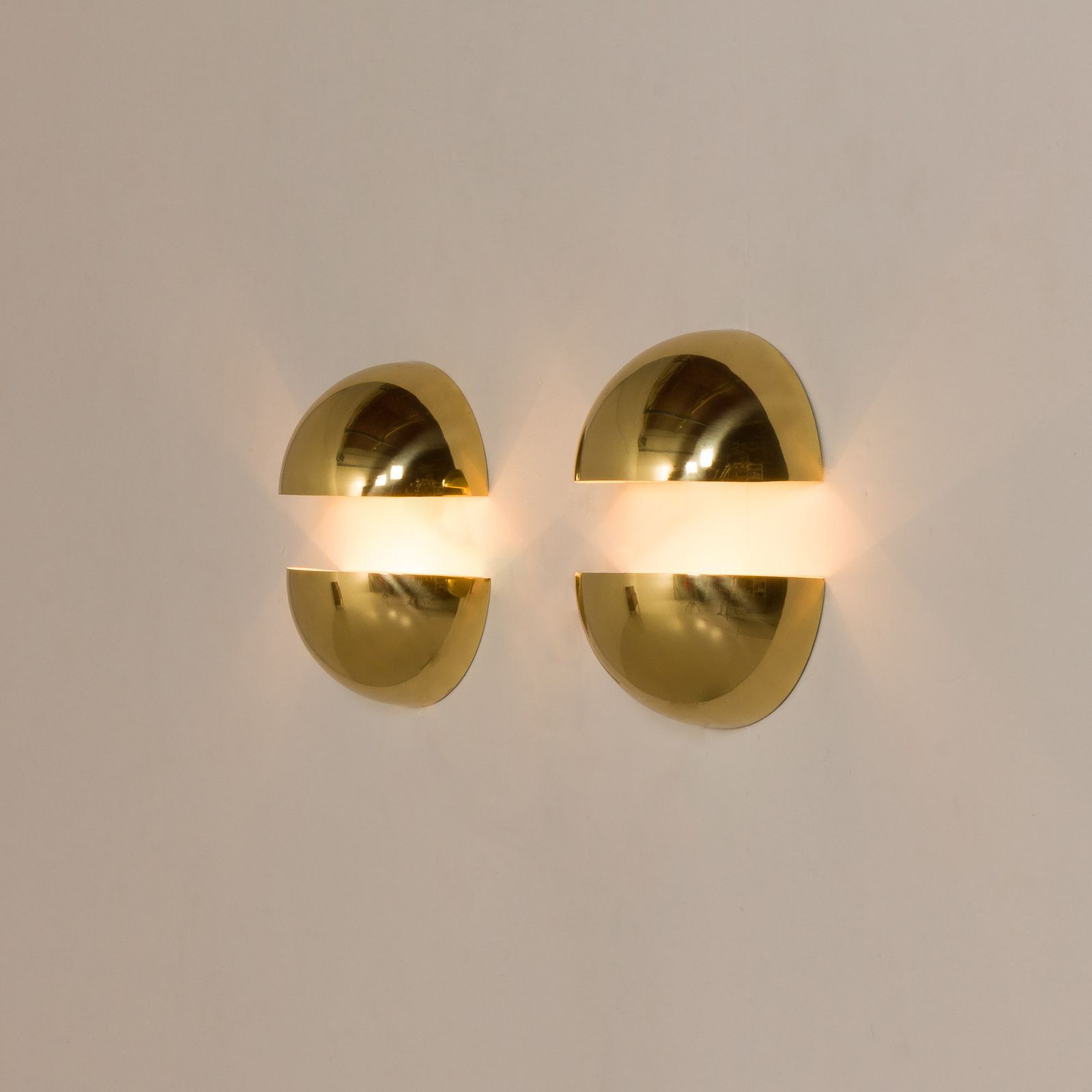 Italian Space Age Brass ‘Quebec’ Sconces By Gilla Giani For Tronconi, Set Of 2, 1980s. photo Lighting