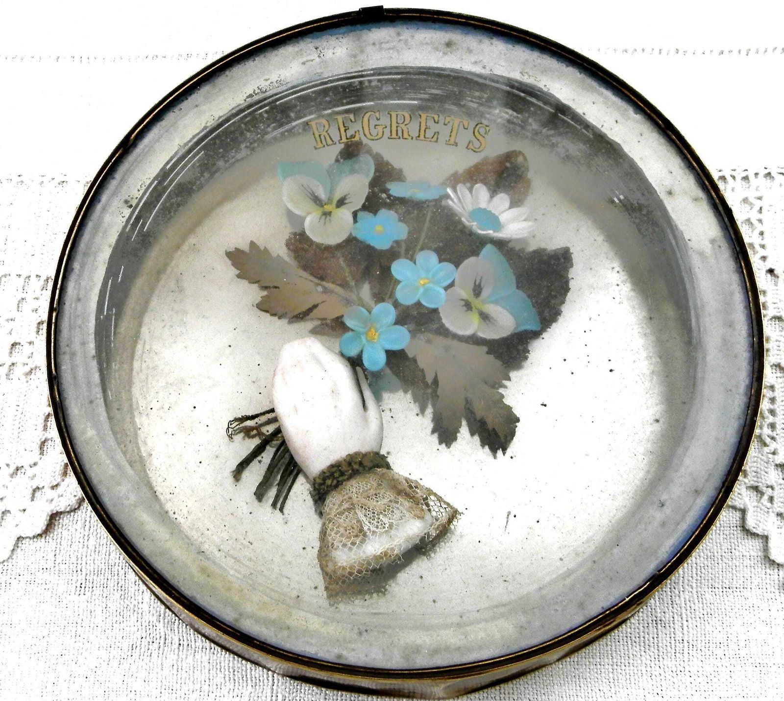 Antieke Franse Rouwschaduwdoos Met Hand En Blauwe Bloemen – Retro 3d Wanddecoratie, Aandenken Uit Frankrijk photo for sale