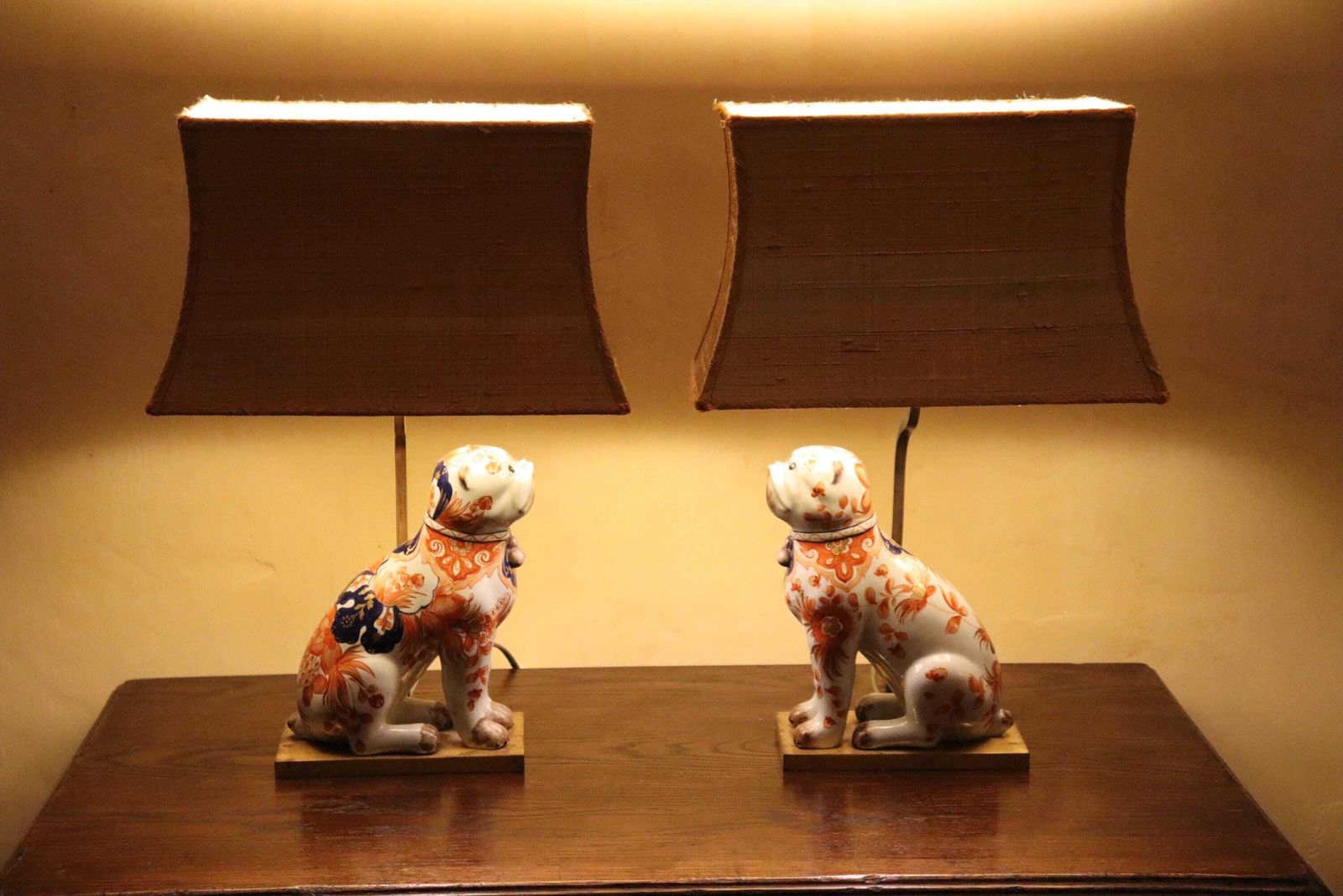 Vintage Pair Of Hand Painted Porcelain Table Lamps: Imary Style Bulldogs, 1970s Pair (St.272) photo 920.0