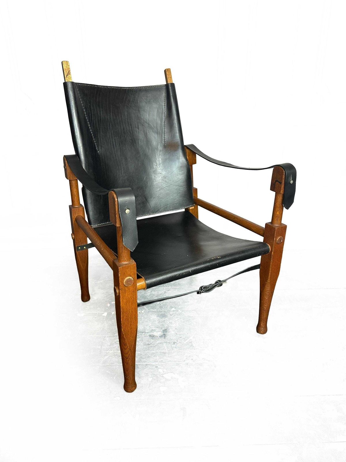 Wilhelm Kienzle (1886 1958) Set Of Two Colonial Armchair Mod. 28 Wohnbedarf, Switzerland, Campaign Chairs photo vinterior