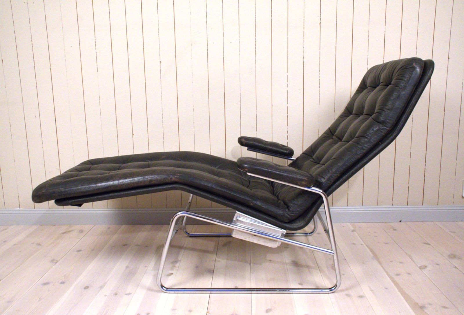 Swedish Tiltable Leather And Chrome Model Fenix Chaise Lounge By Sam Larsson For Dux, 1960s photo vinterior