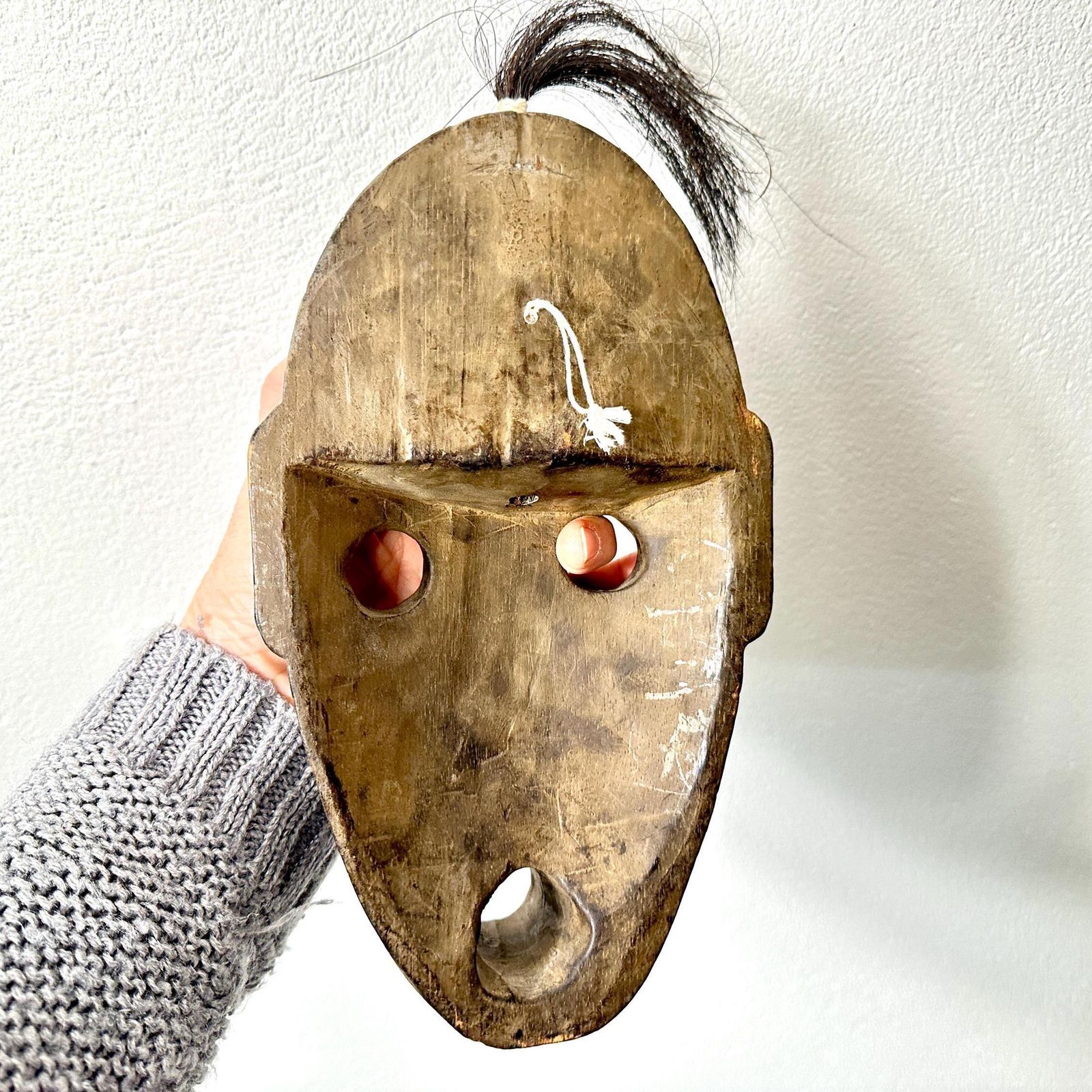 Vintage Hand Carved Wooden Mask Sculpture – African Wall Art photo vintage