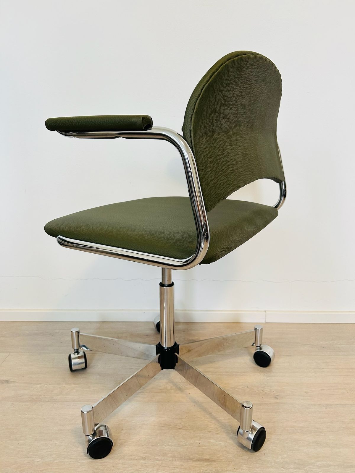Fully Restored Olive Office Chair By Kovona K 107, Czechoslovakia 1970 photo buy