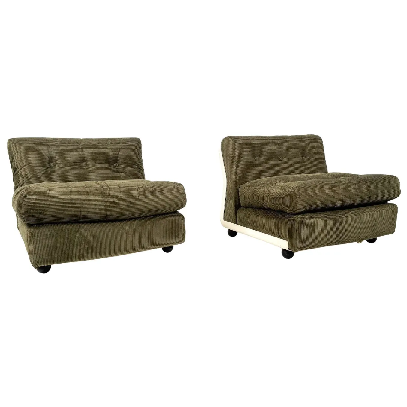 Mid Century Modern Pair Of “Amanta” Armchairs By Mario Bellini, 1960s