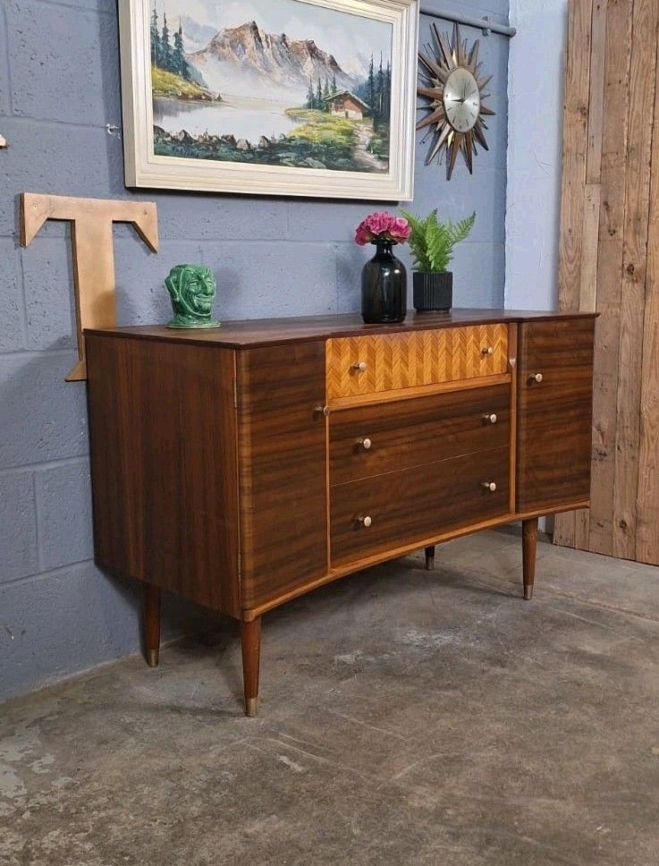 Uniflex Sideboard ~ Mid Century ~ Vintage ~ Delivery Available photo vinterior
