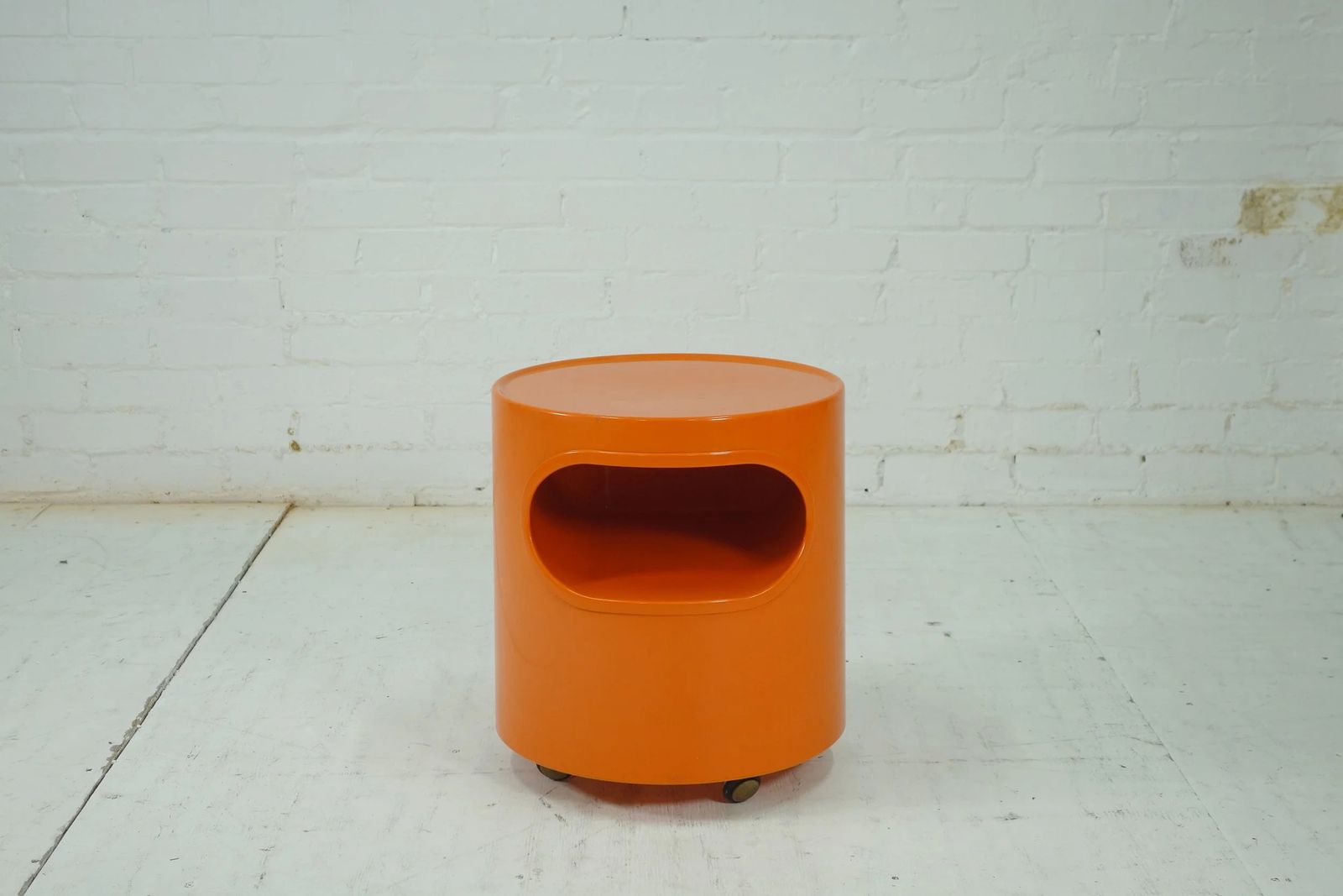 Giano Vano Side Table By Emma Gismondi Schweinberger For Artemide