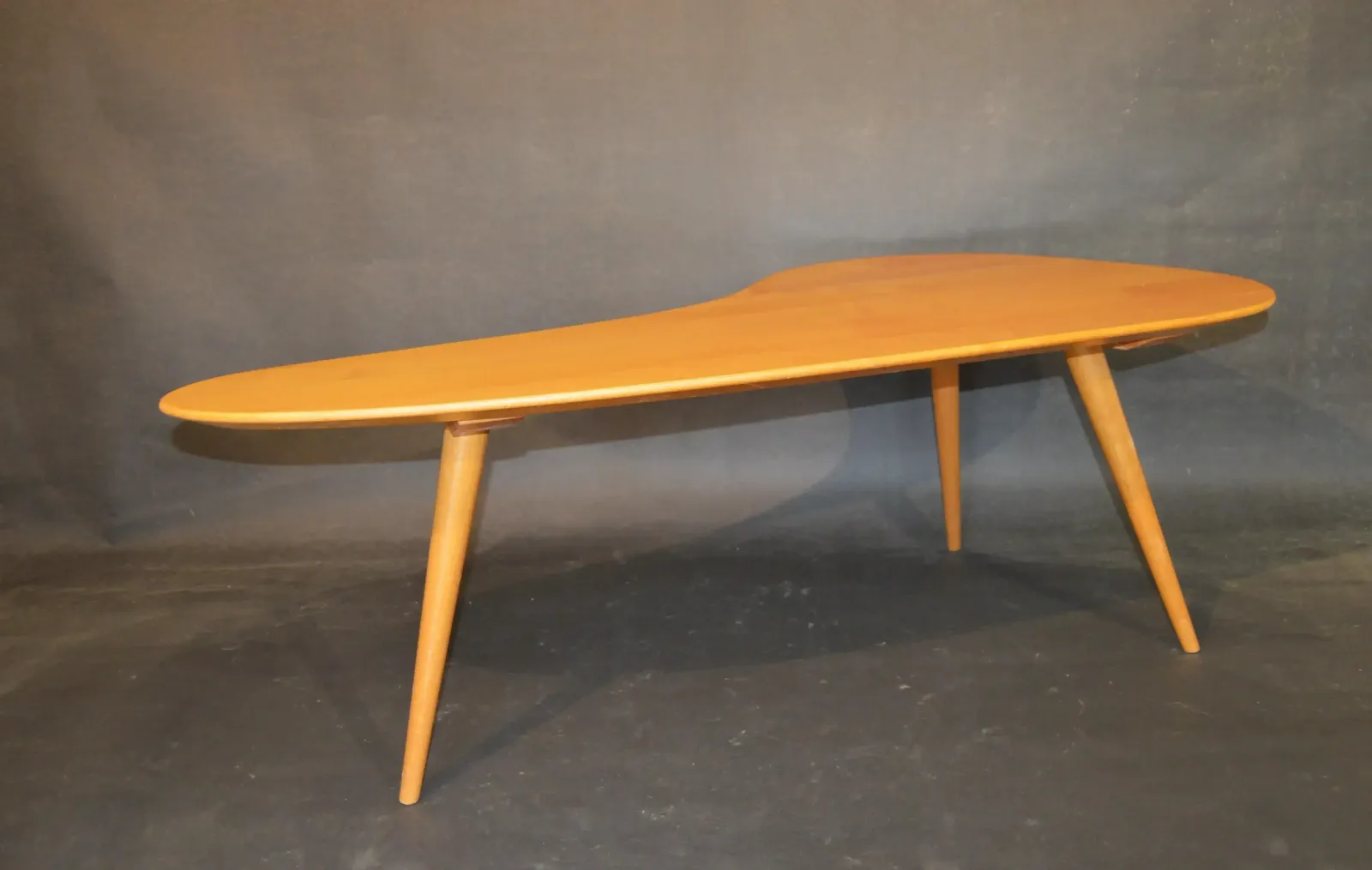 Kidney/Boomerang Shaped Coffee Table Attributed To Willy Van Der Meeren, 1970s photo vinterior