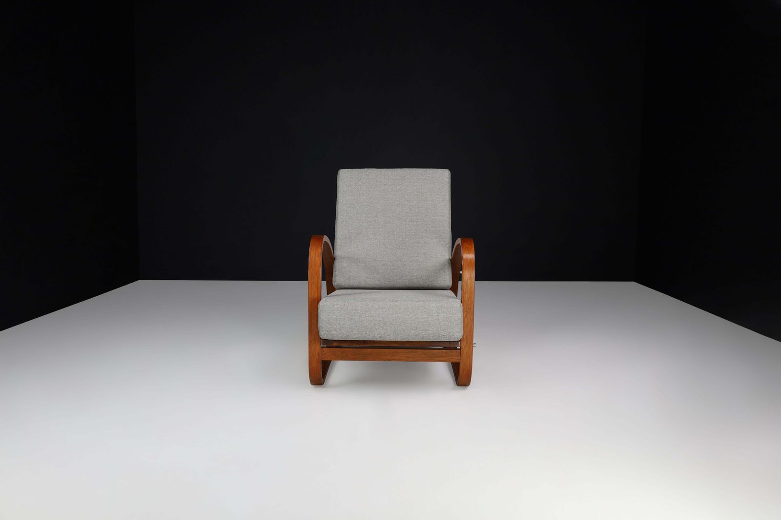 Furniture Jindrich Halabala Adjustable H 70 Oak Bentwood Lounge Chair, Praque 1930s photo