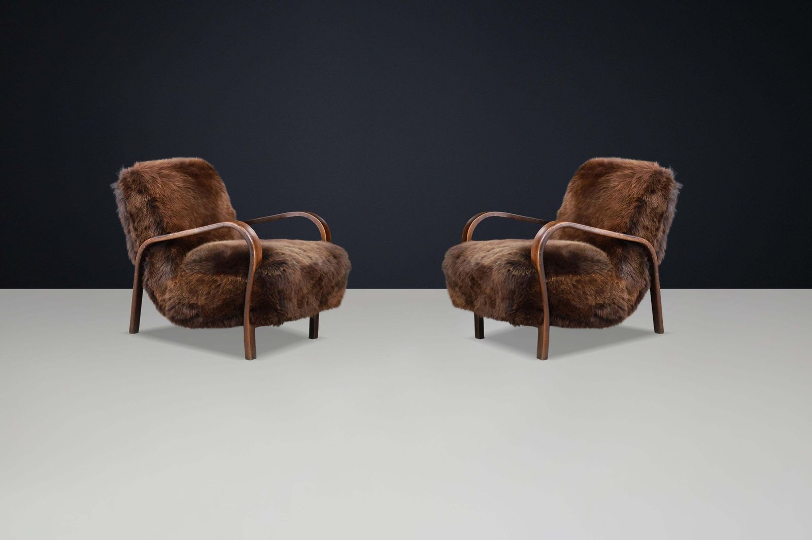 1940s Kozelka & Kropacek Armchairs In Texel Sheepskin & Brown Patinated Frame photo vinterior