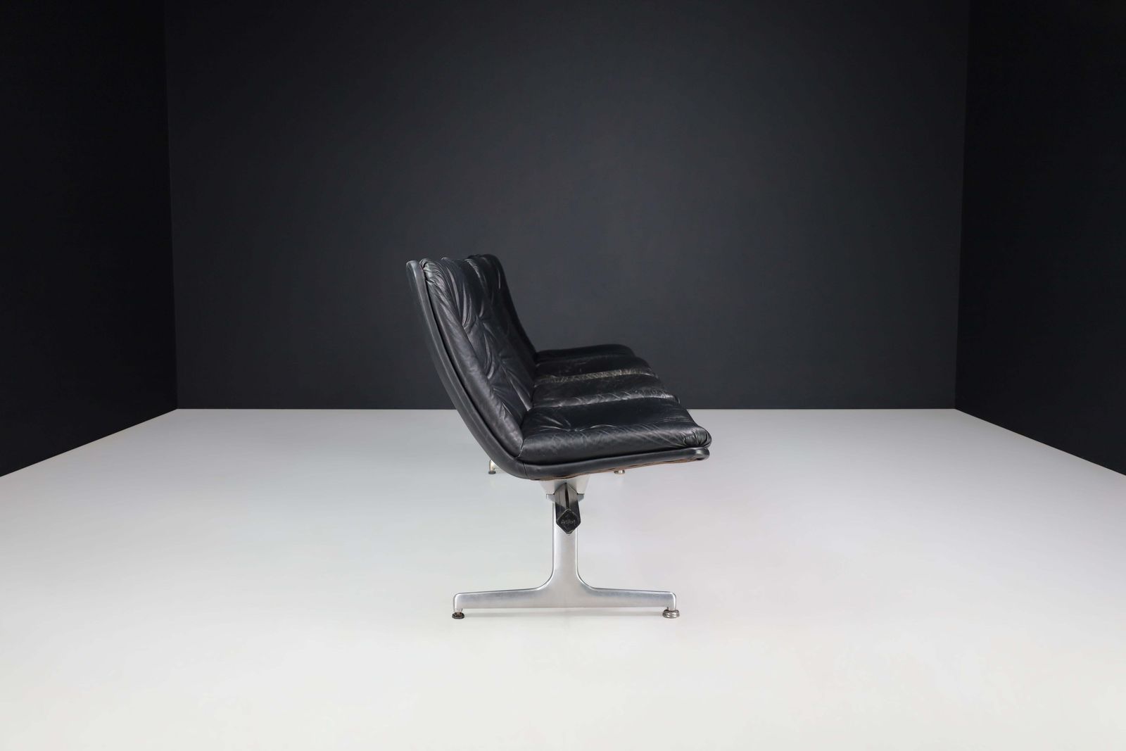 Geoffrey Harcourt Leather Four Seat Bench For Artifort, The Netherlands, 1960s photo vintage