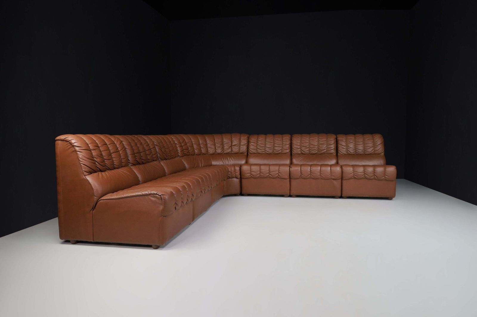 5817.0 Mid Century Modern Leather Lounge Sofa/Living Room Set/7, Switzerland, 1970s photo