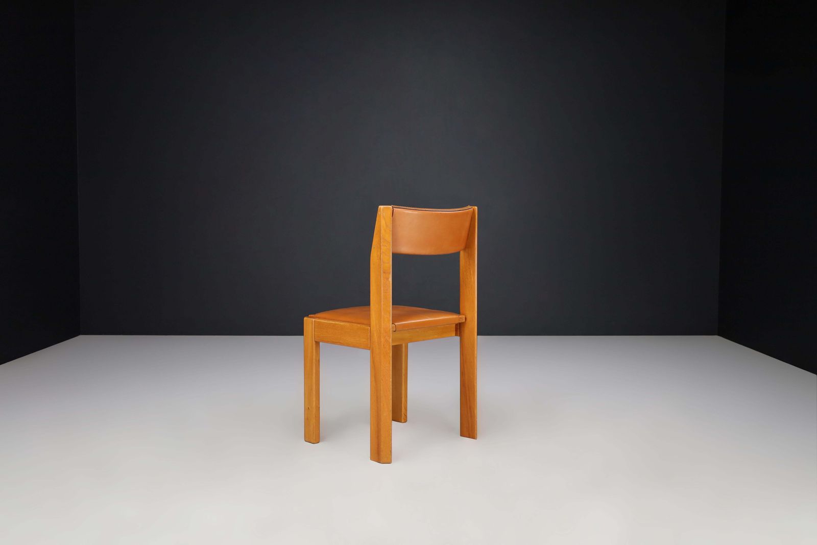 Set Of Four Luigi Gorgoni Dining Chairs In Elm And Leather For Roche Bobois. photo vintage
