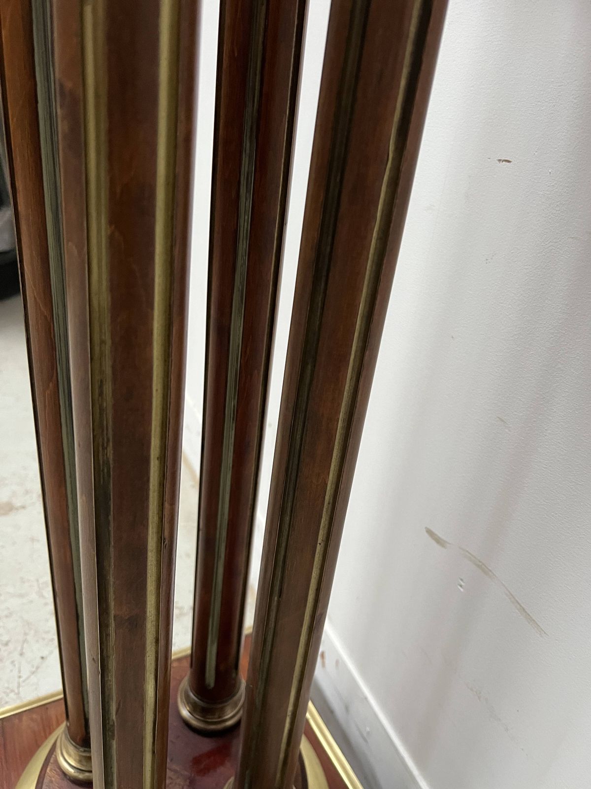 photo furniture Napoleon III Style Mahogany Display Column, 20th Century