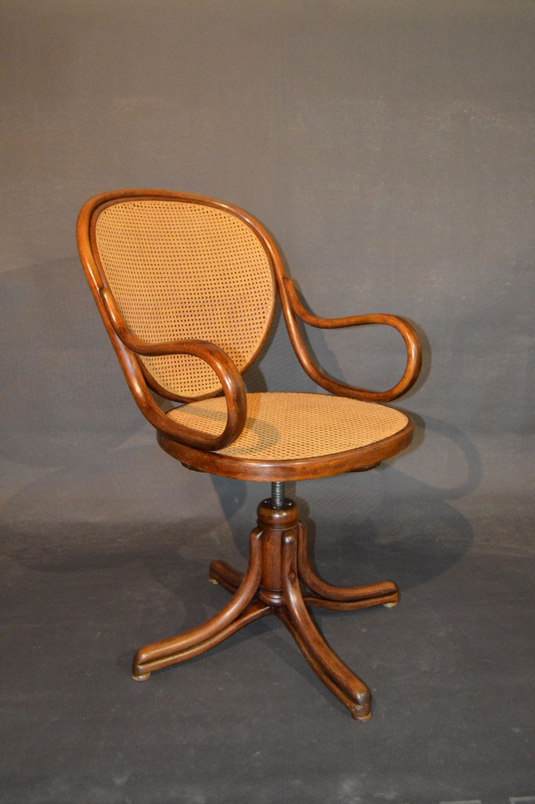 Furniture Swivel Chair Nr.1 By Michael Thonet, 1880s photo