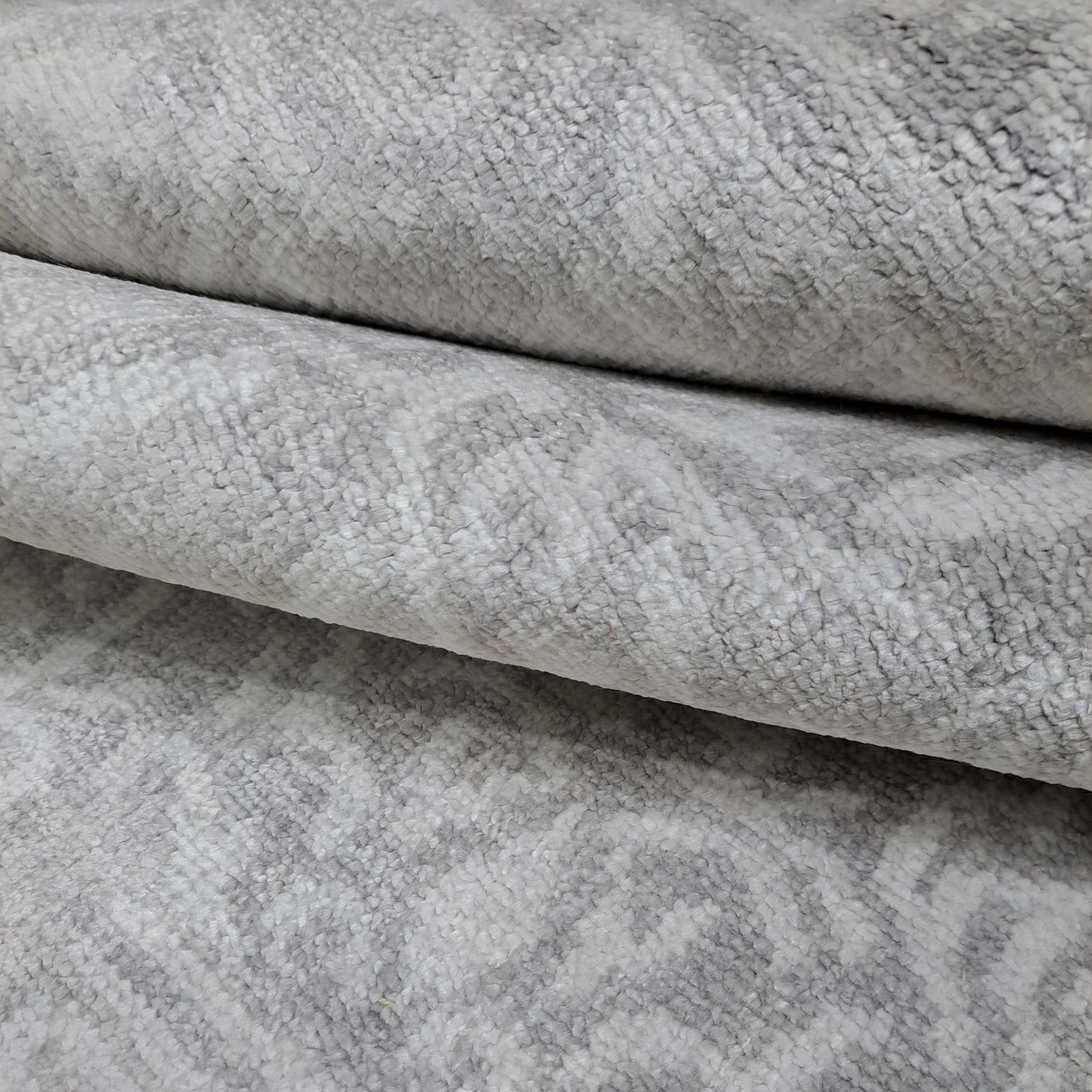 photo furniture 5.6x8 Ft 100% Silk Hand Knotted Rug. Luxury Carpet. Indian Artisan Quality