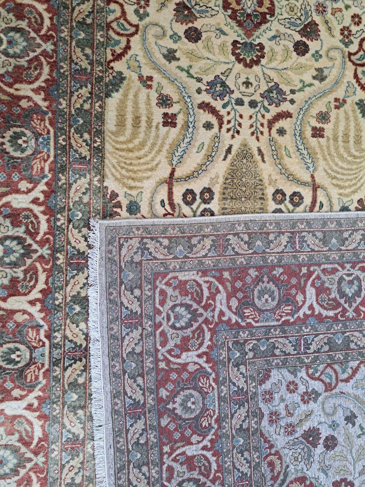 photo for sale 8x10 Ft Hand Knotted Rug. 100% Wool. Antique Heriz Inspired Design Carpet