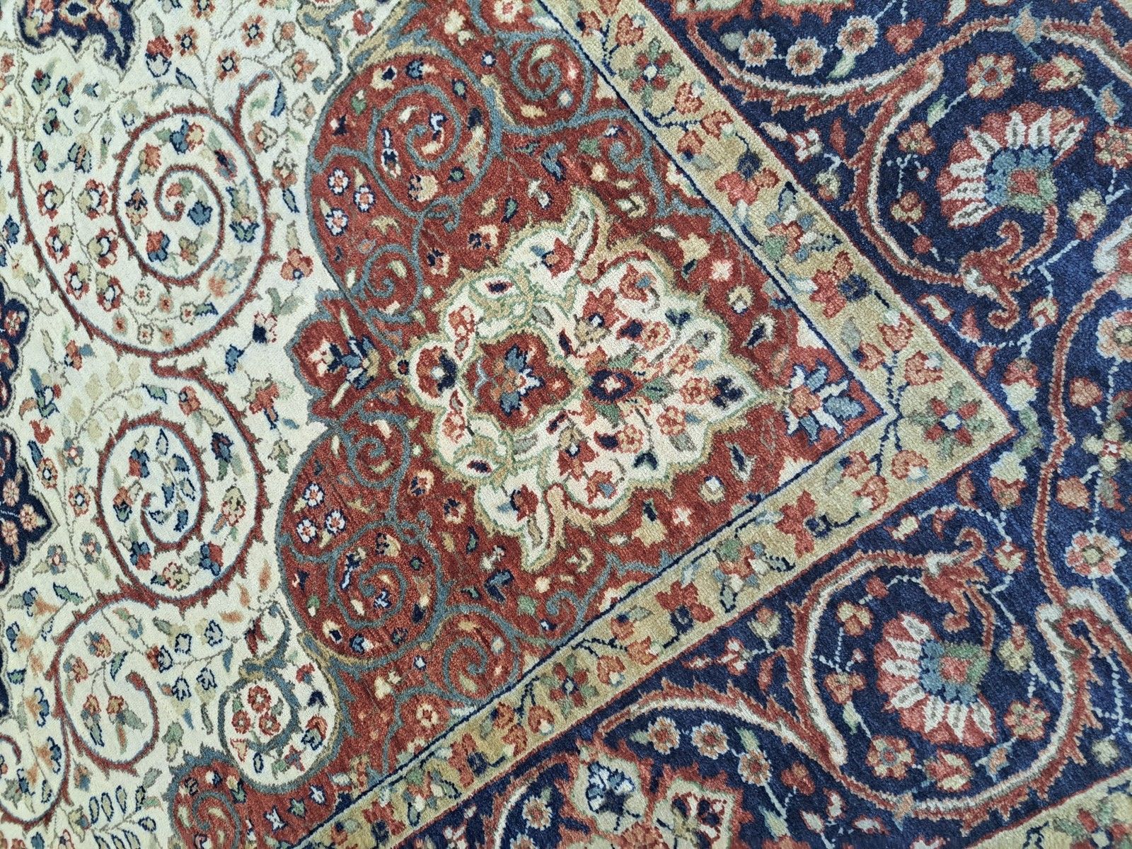 8x10 Ft Heriz Inspired Handmade Wool Rug. Antique Style Area Carpet. 100% Wool photo furniture