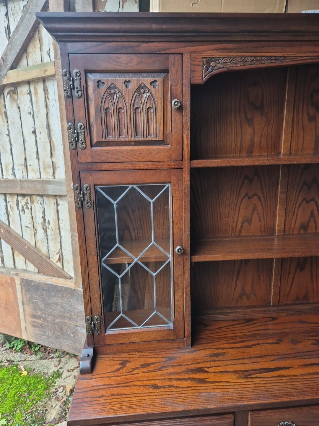 photo furniture Old Charm Warwick Oak Dresser In Medium Oak Finish Tudor Style