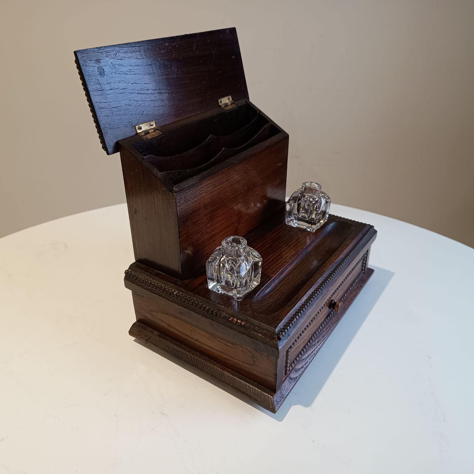 photo vintage Antique English Small Oak Desk Tidy With Lidded Papers Holder And Pull Out Drawer, Cut Crystal Inkwells