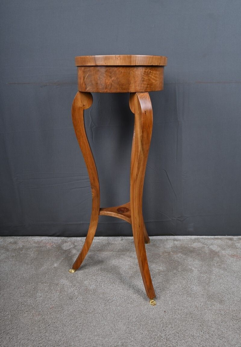 photo furniture Cherrywood And Marble Pedestal Table, Restoration Period – Early 19th Century