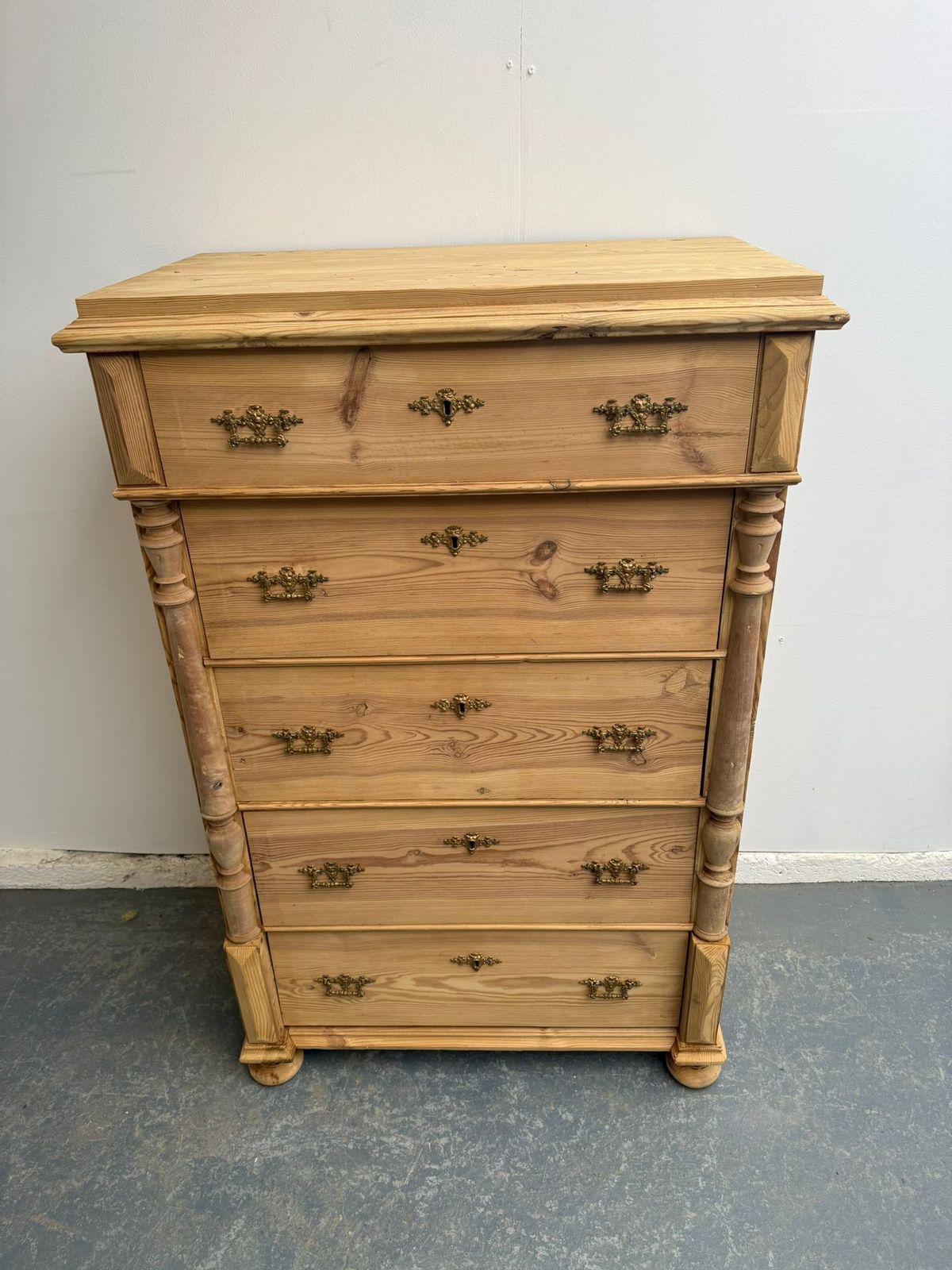 photo furniture An Early Victorian Pine Columned Chest Of Drawers To Wax/Paint