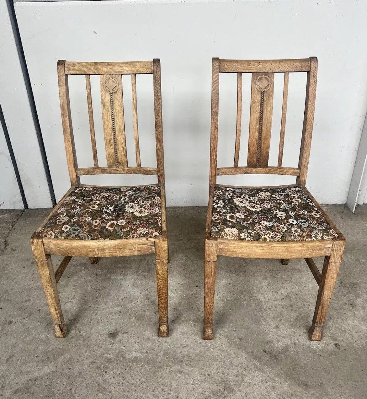 Vintage Antique Pair Set Of 2 Arts And Crafts Oak Dining Chairs photo 115.0